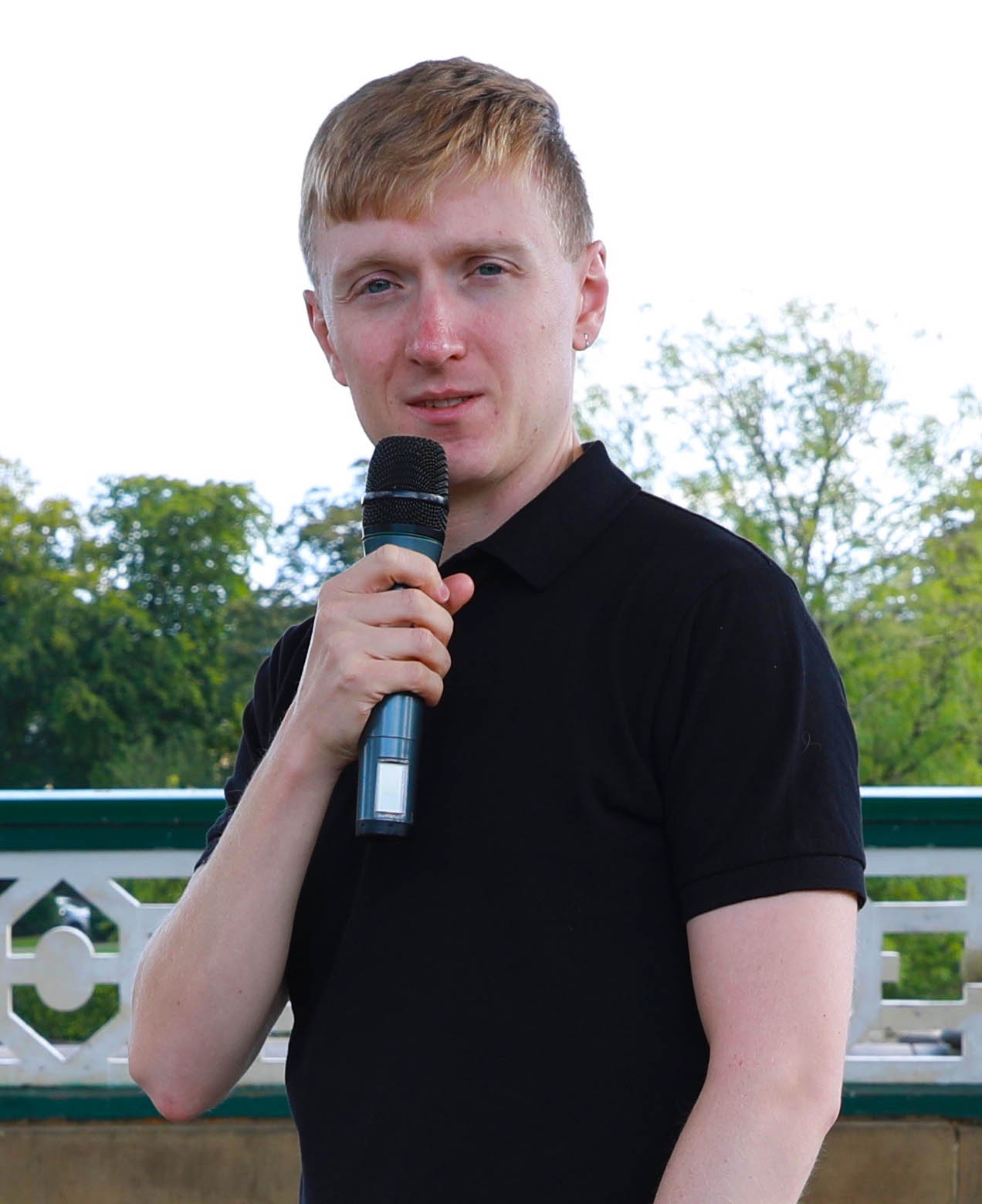 Carl — Singergram singing telegram performer