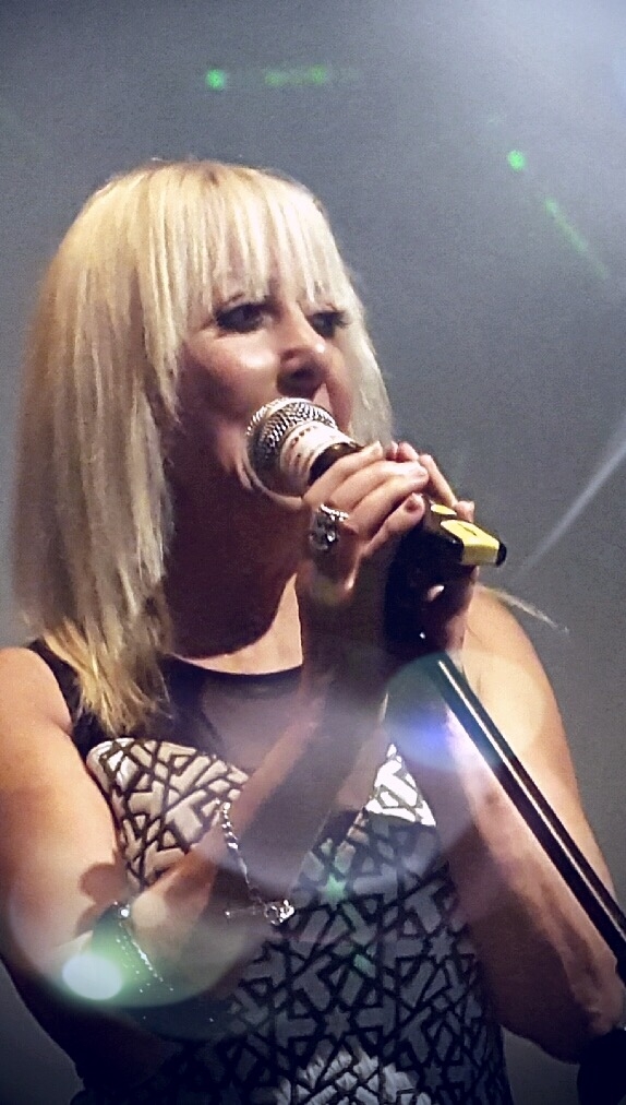 Claudia — Singergram singing telegram performer