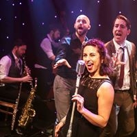 Joanna — Singergram singing telegram performer
